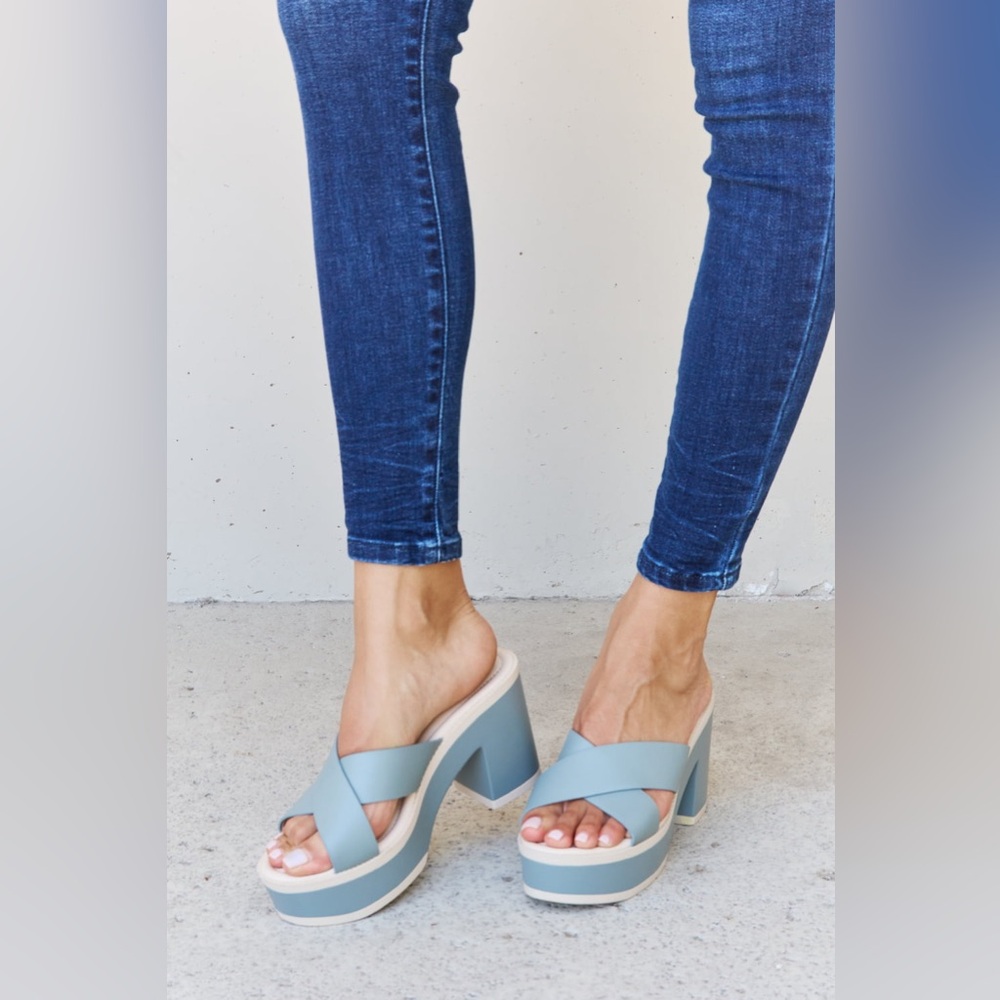 Weeboo Cherish The Moments Contrast Platform Sandals in Misty Blue